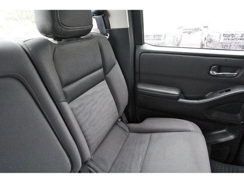 Used 2024 Nissan Frontier SV w/ Technology Package RWD image 12