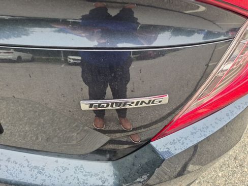 Used 2016 Honda Civic Touring image 3