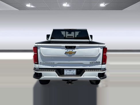 Used 2024 Chevrolet Silverado 3500 High Country w/ High Country Premium Package AWD/4WD image 9