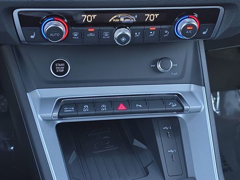 New 2025 Audi Q3 2.0T Premium image 22