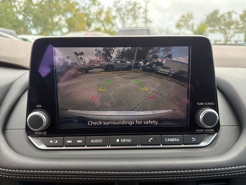 Used 2023 Nissan Rogue SV image 27