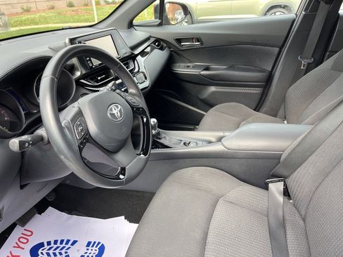 Used 2018 Toyota C-HR XLE image 14