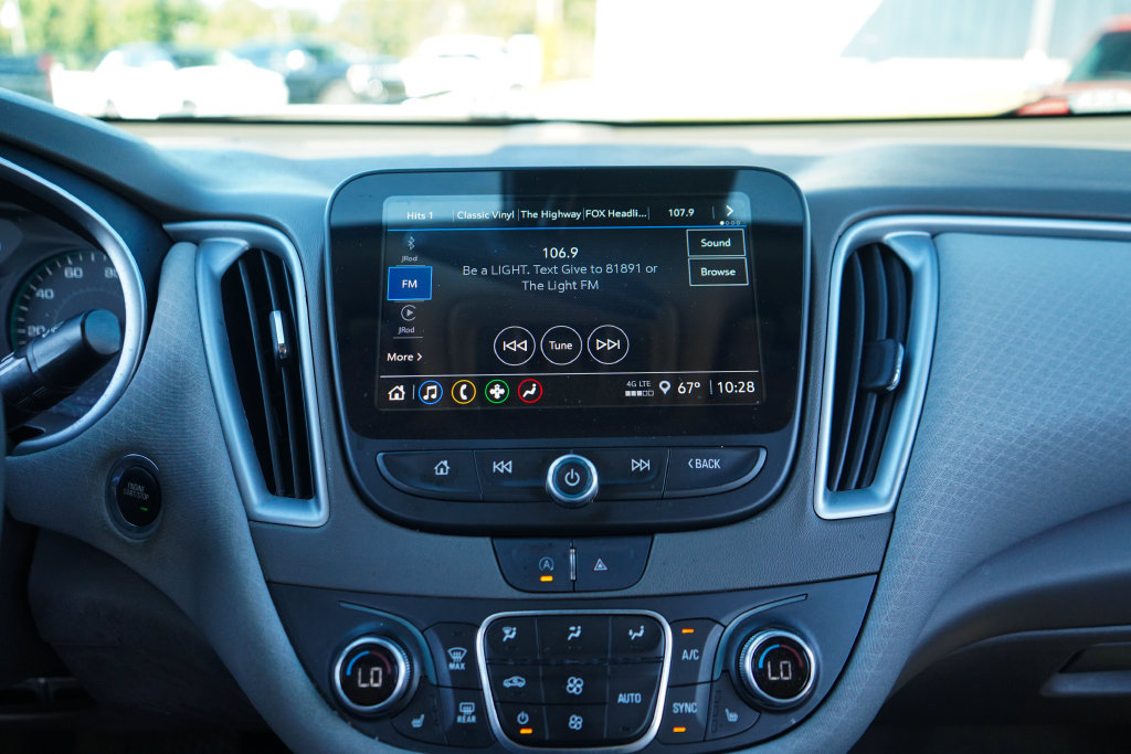 Used 2024 Chevrolet Malibu LT FWD image 11
