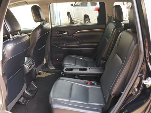 Used 2016 Toyota Highlander Limited AWD/4WD image 13