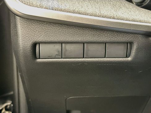 Used 2025 Nissan Kicks SV AWD/4WD image 17