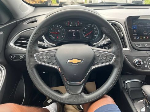 Used 2025 Chevrolet Malibu LT FWD image 14