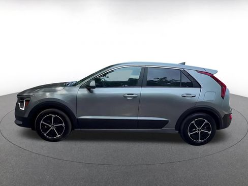 Used 2026 Kia Niro LX FWD image 9