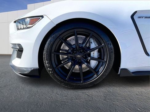 Used 2017 Ford Mustang Shelby GT350 image 11