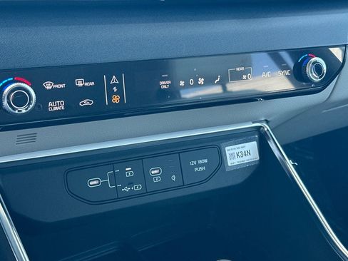 New 2026 Kia Carnival EX FWD image 22