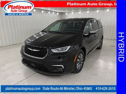 Used 2023 Chrysler Pacifica Limited