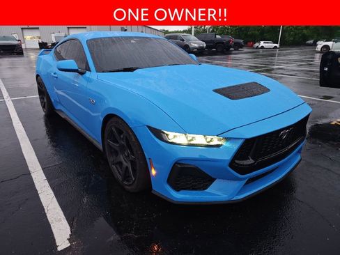 Used 2024 Ford Mustang GT RWD image 3