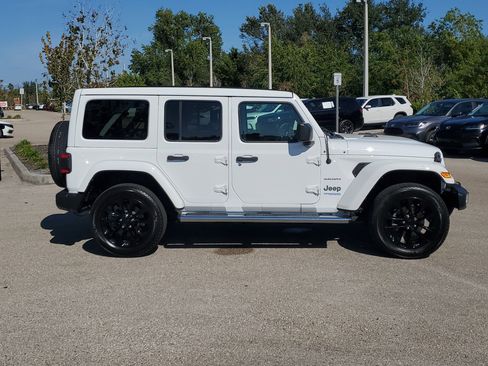 Used 2021 Jeep Wrangler Unlimited Sahara w/ Safety Group image 3