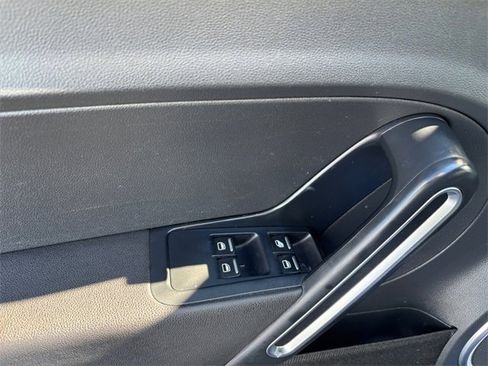 Used 2014 Volkswagen Beetle R-Line image 18