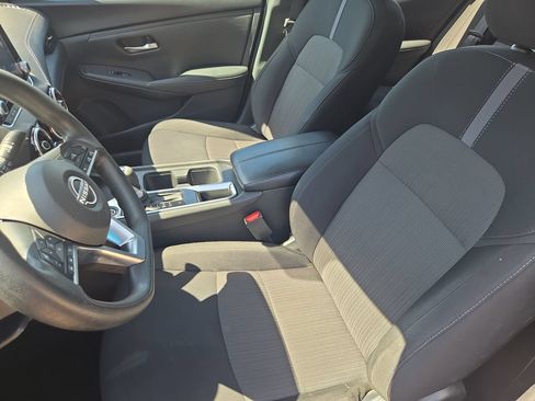 Used 2024 Nissan Sentra SV FWD image 11