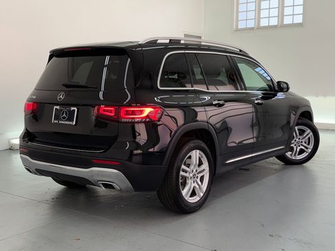 Used 2023 Mercedes-Benz GLB 250 image 8