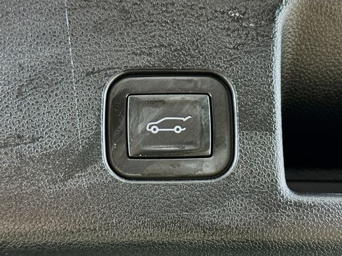 Used 2025 Chevrolet Equinox EV RS FWD image 30