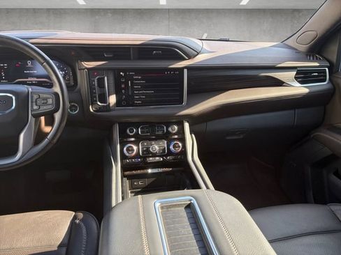 Used 2022 GMC Yukon Denali AWD/4WD image 3