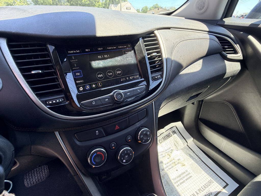 Used 2019 Chevrolet Trax LS AWD/4WD image 11