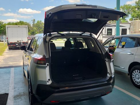 Used 2022 Nissan Rogue SV FWD image 14