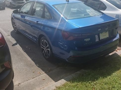 Used 2024 Volkswagen Jetta Sport FWD image 4
