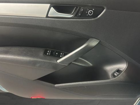 Used 2012 Volkswagen Passat 2.5 SE FWD image 15