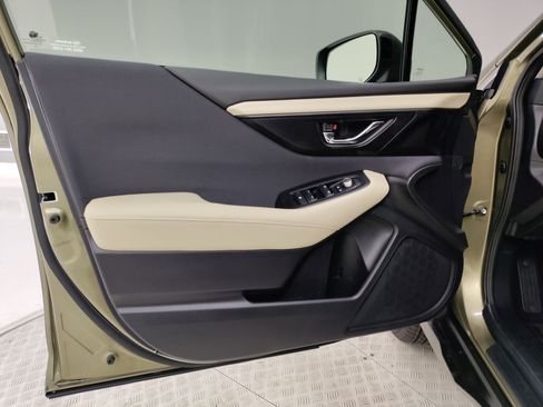 Used 2025 Subaru Outback Premium image 12