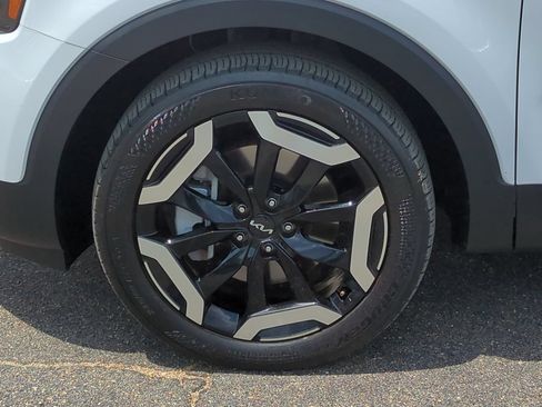 Certified 2025 Kia Telluride S FWD image 11