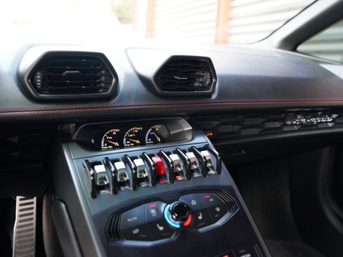 Used 2019 Lamborghini Huracan LP 580-2 image 15