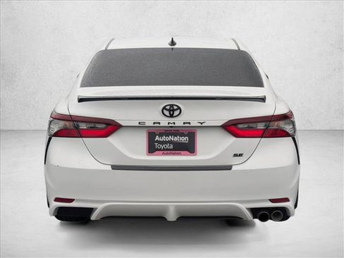 Used 2022 Toyota Camry SE image 7