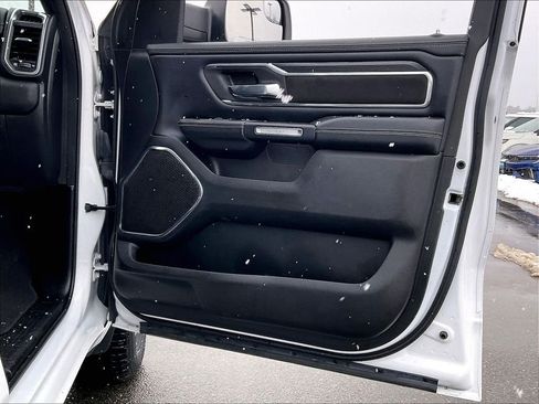 Used 2024 RAM 1500 Laramie AWD/4WD image 11