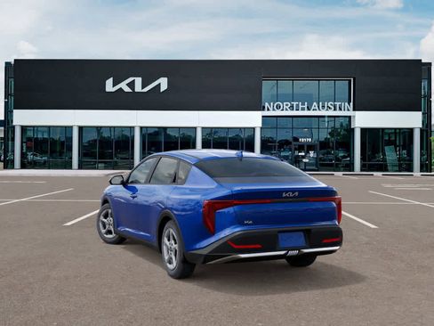 New 2025 Kia K4 LXS image 4
