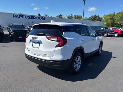 Used 2024 GMC Terrain SLE