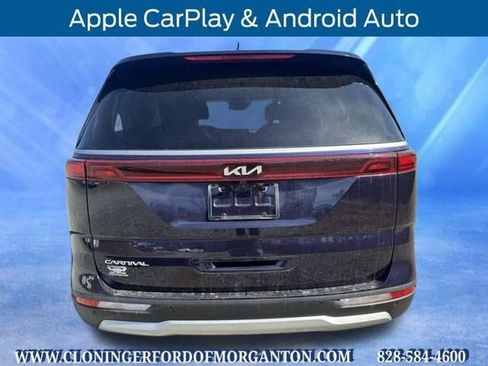 Used 2023 Kia Carnival LX FWD image 7