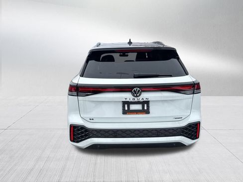 New 2026 Volkswagen Tiguan SE R-Line AWD/4WD image 4