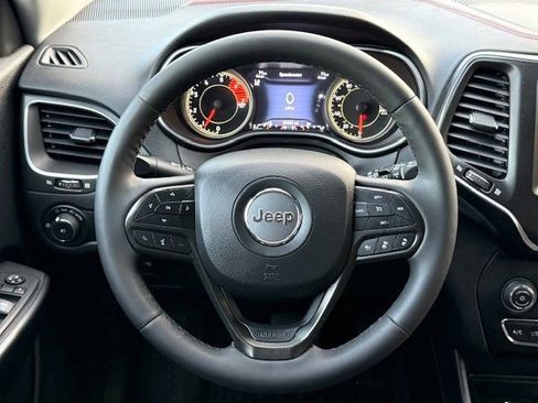 Used 2023 Jeep Cherokee Trailhawk image 28