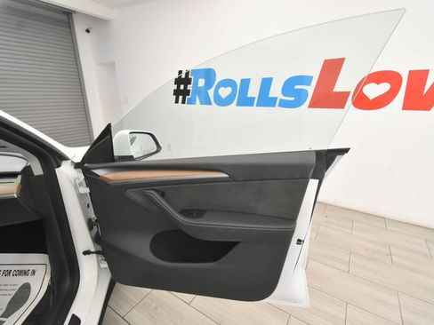 Used 2023 Tesla Model Y Long Range AWD/4WD image 24