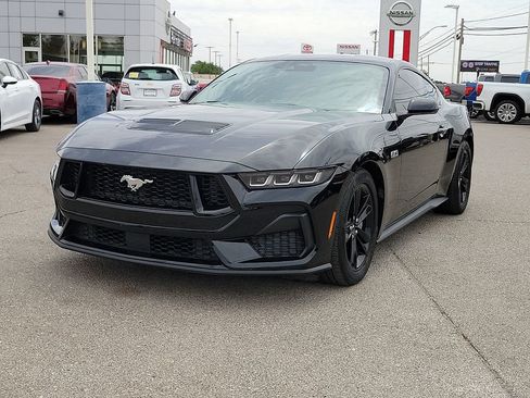 Used 2024 Ford Mustang GT RWD image 4
