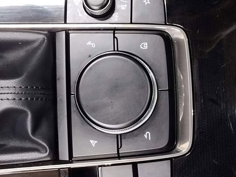 Used 2021 MAZDA MAZDA3 Hatchback w/Premium Plus Pkg image 29