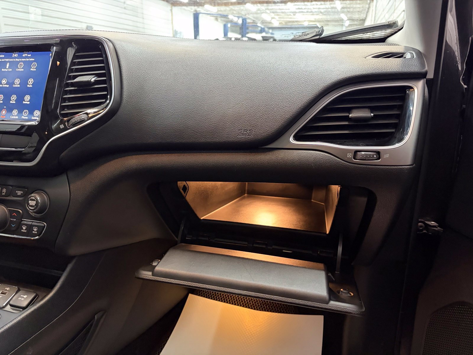 Used 2019 Jeep Cherokee Limited AWD/4WD image 32