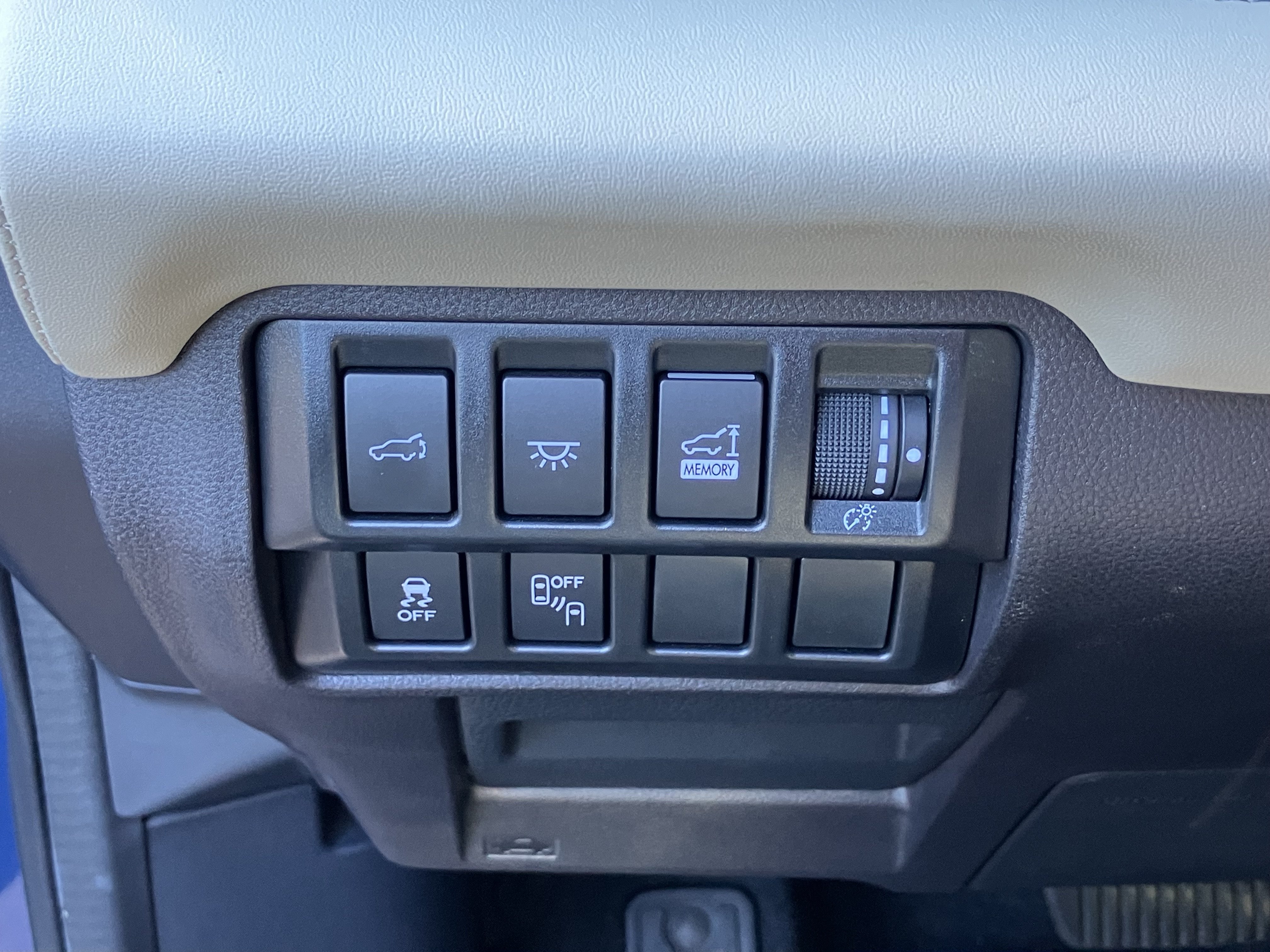 Used 2020 Subaru Ascent Limited w/ Technology Package AWD/4WD image 18