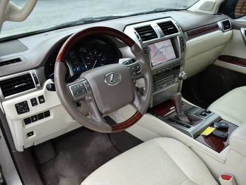 Used 2013 Lexus GX 460 w/ Comfort Plus Pkg AWD/4WD image 10