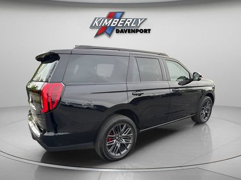 Used 2025 Ford Expedition Platinum w/ Stealth Performance Package AWD/4WD image 5