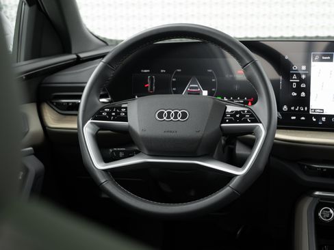Certified 2025 Audi Q5 Premium w/ Premium Plus AWD/4WD image 9