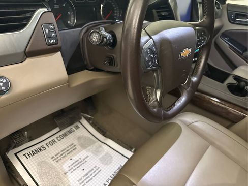 Used 2019 Chevrolet Tahoe LT w/ Luxury Package RWD image 26