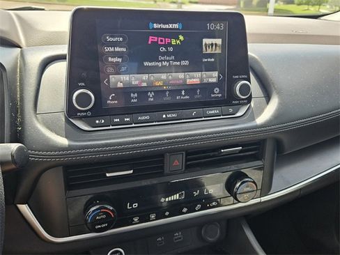 Used 2023 Nissan Rogue SV image 19