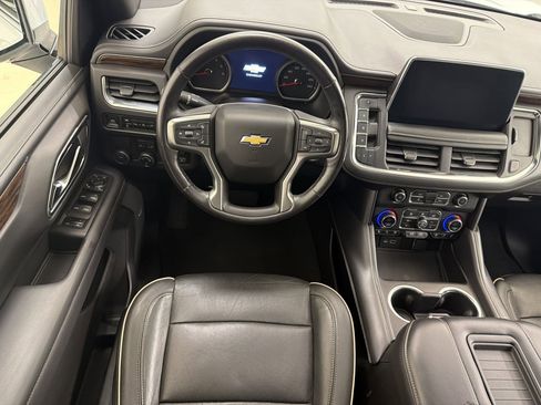 Used 2021 Chevrolet Suburban Premier w/ Premium Package RWD image 27
