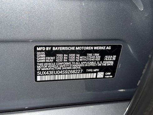 Certified 2025 BMW X5 xDrive50e w/ M Sport Package image 38