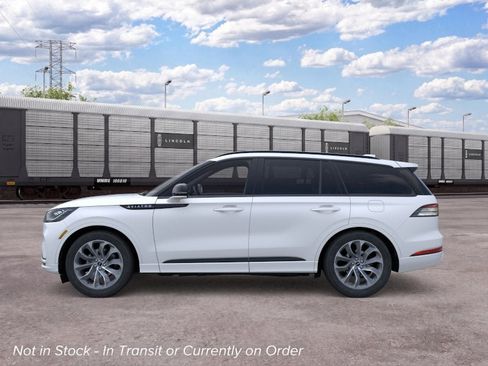 New 2026 Lincoln Aviator AWD image 3