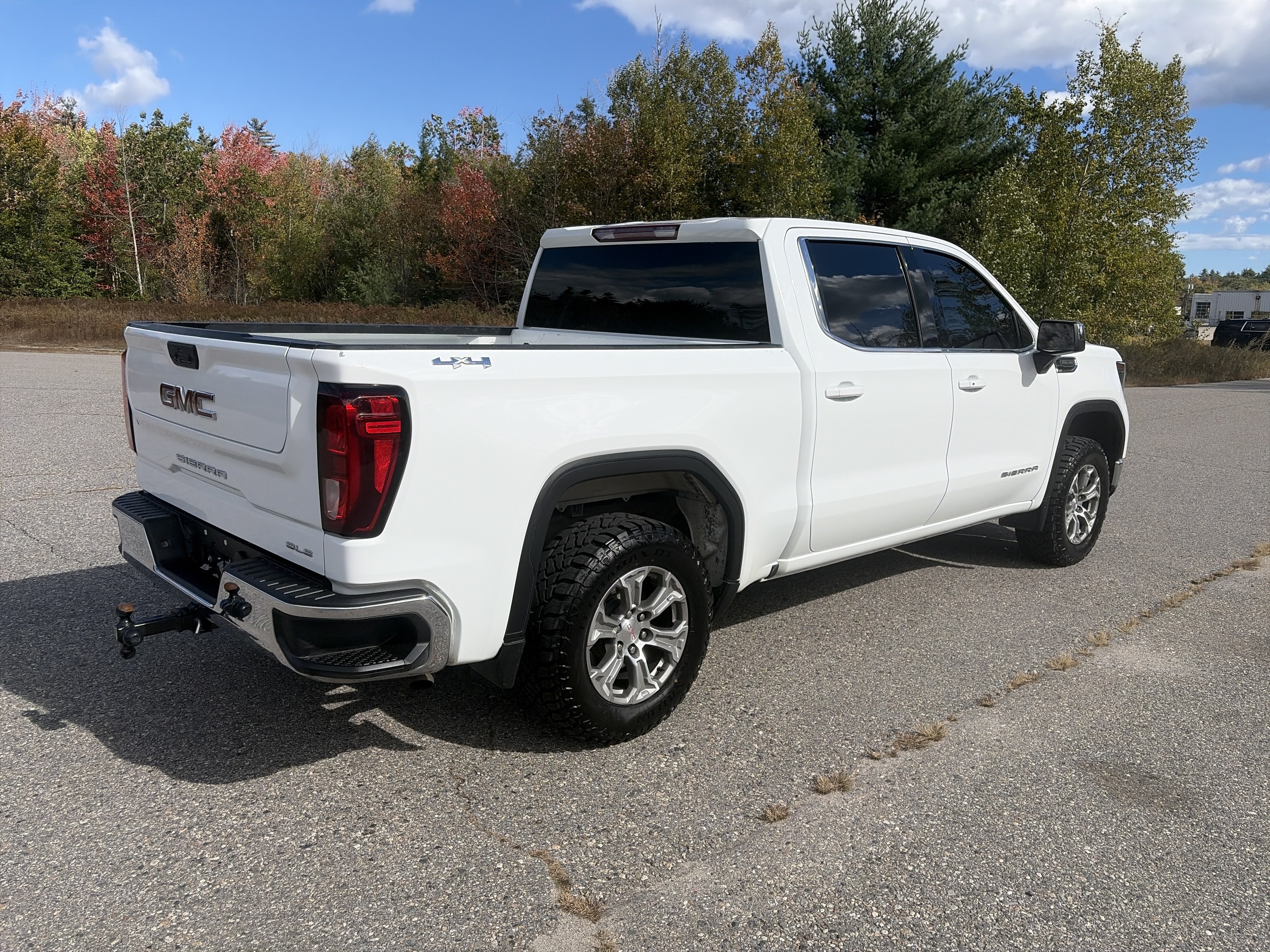 Used 2022 GMC Sierra 1500 SLE AWD/4WD image 5