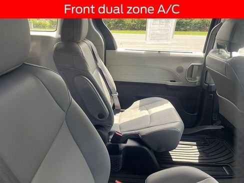 Used 2022 Toyota Sienna XLE AWD/4WD image 11